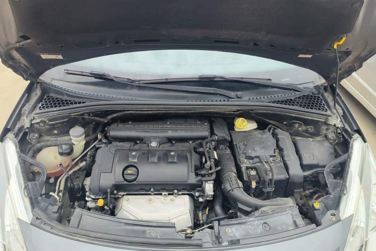 Used DS 3 2012 1.6L Fashion Edition Engine Bay