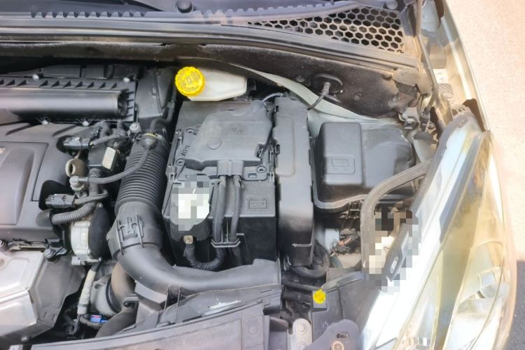 Used DS 3 2012 1.6L Fashion Edition Engine Bay Left