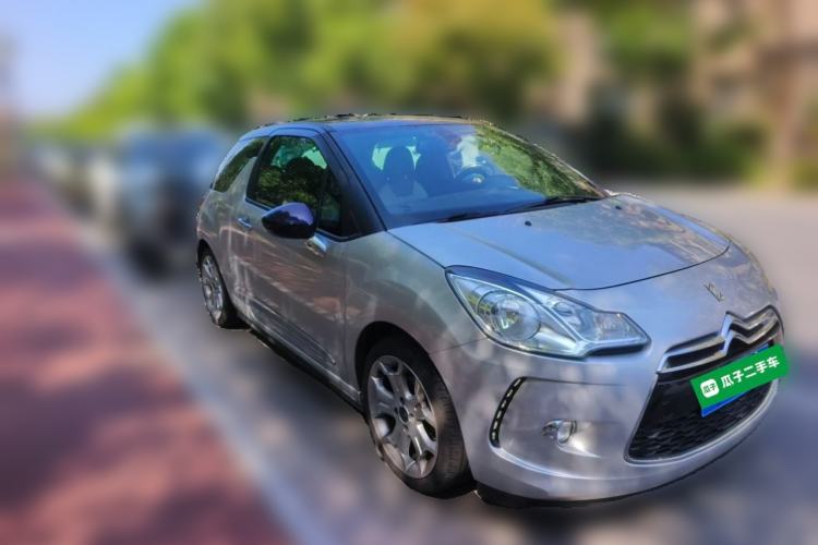 Used DS 3 2012 1.6L Fashion Edition Front Right 45 Deg
