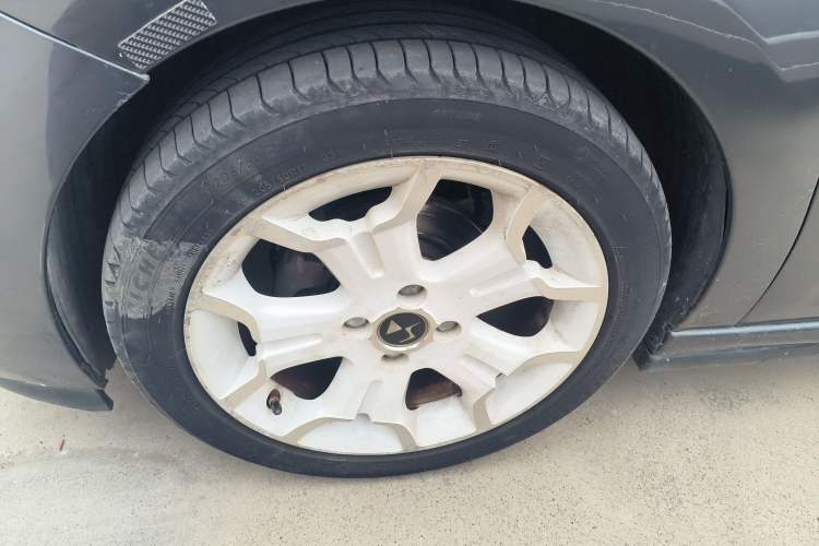 Used DS 3 2012 1.6L Fashion Edition Left Front Wheel Hub