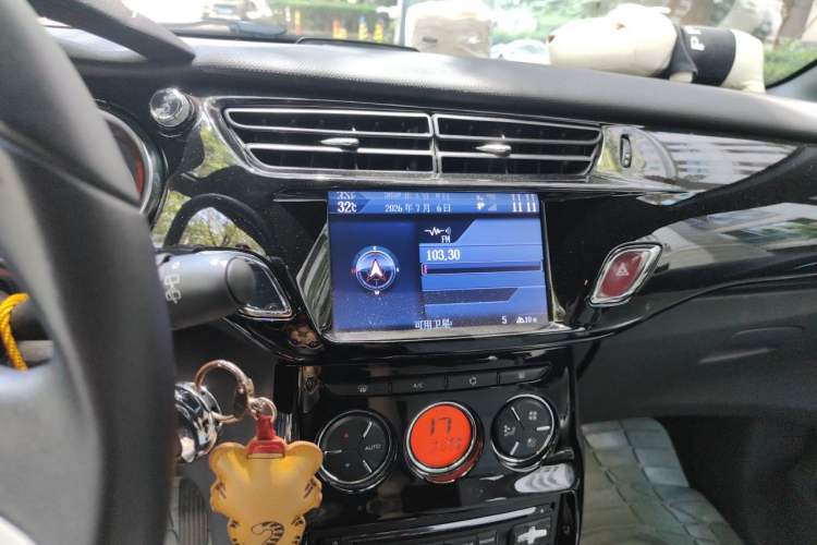 Used DS 3 2012 1.6L Fashion Edition Audio And AC Panel