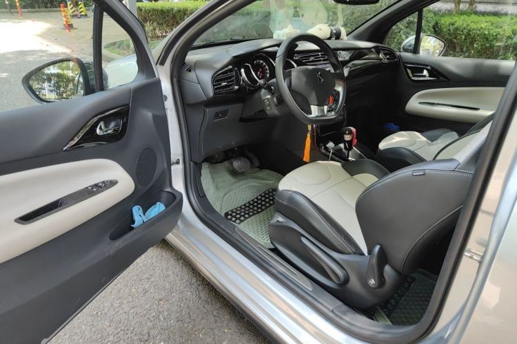 Used DS 3 2012 1.6L Fashion Edition Driver Seat