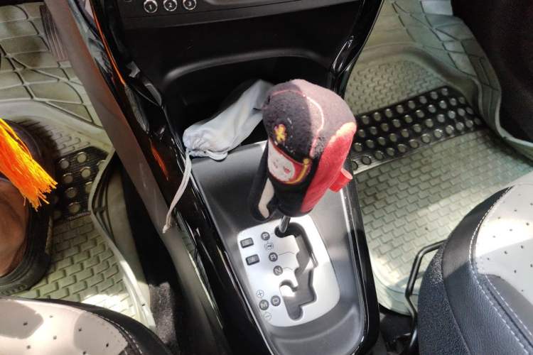 Used DS 3 2012 1.6L Fashion Edition Gear Lever