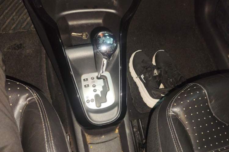 Used DS 3 2012 1.6L Fashion Edition Gear Lever