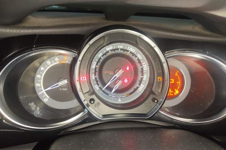 Used DS 3 2012 1.6L Fashion Edition Instrument Cluster