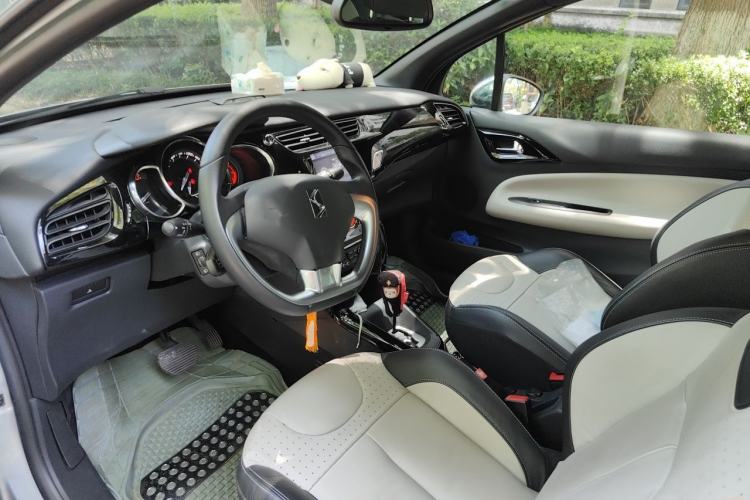 Used DS 3 2012 1.6L Fashion Edition Left Front Seat