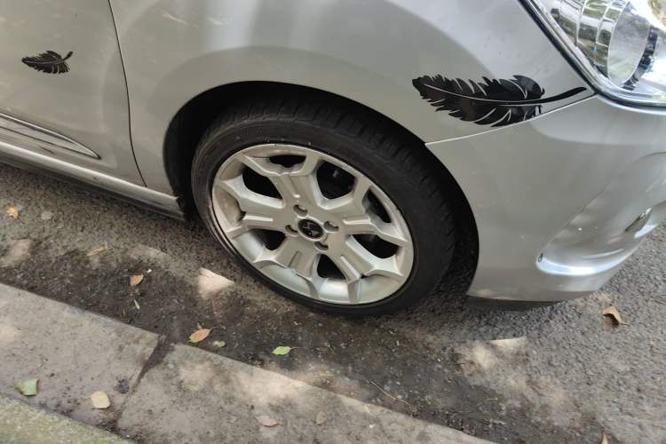 Used DS 3 2012 1.6L Fashion Edition Right Front Wheel Hub
