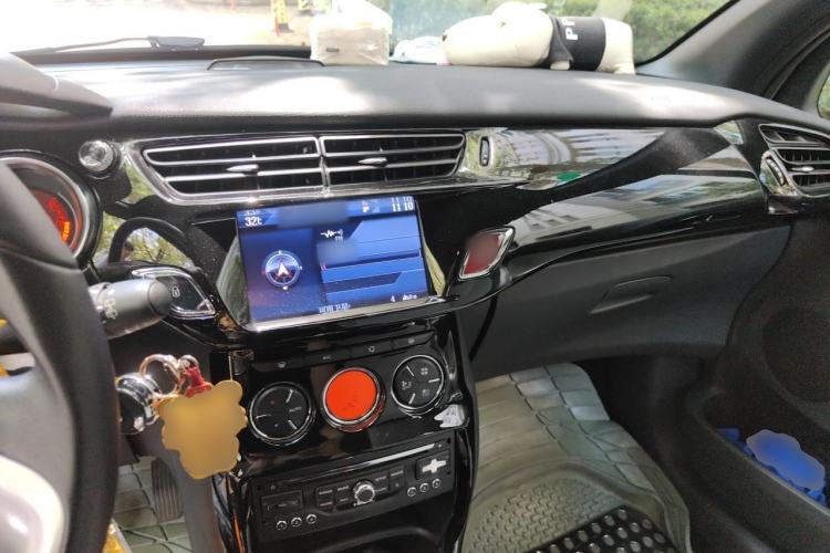 Used DS 3 2012 1.6L Fashion Edition Steering Wheel