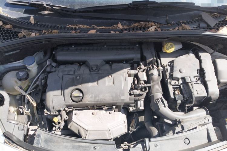 Used DS 3 2012 1.6L Supreme Edition Engine Bay