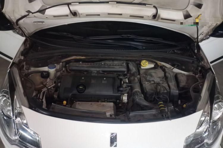 Used DS 3 2012 1.6L Supreme Edition Engine Bay