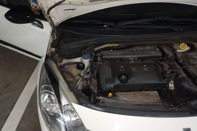 Used DS 3 2012 1.6L Supreme Edition Engine Bay Right