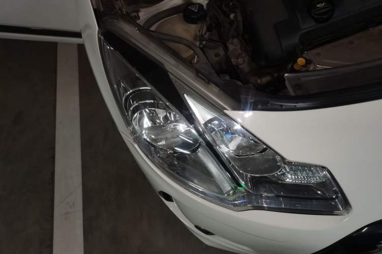 Used DS 3 2012 1.6L Supreme Edition Right Front Headlight