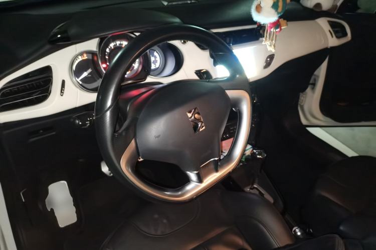 Used DS 3 2012 1.6L Supreme Edition Steering Wheel
