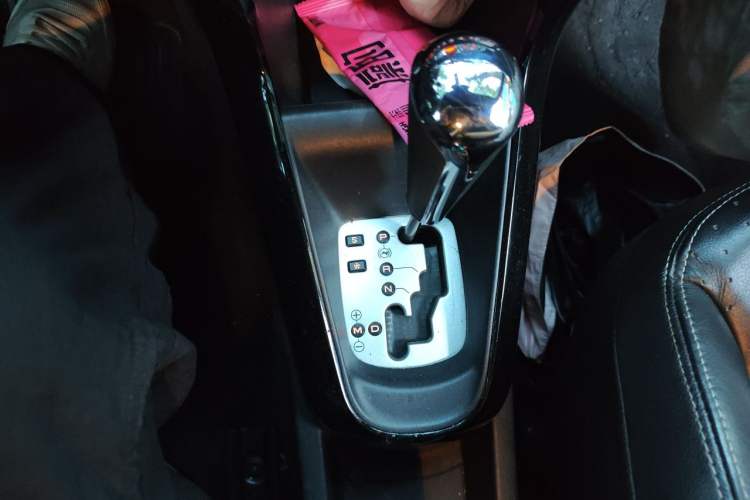 Used DS 3 2012 1.6L Fashion Edition Gear Lever