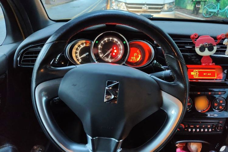 Used DS 3 2012 1.6L Fashion Edition Steering Wheel