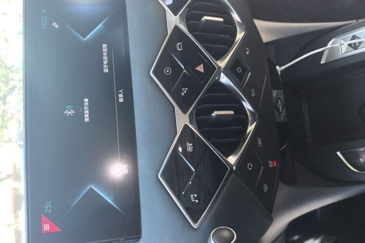 Used DS 3 New Energy 2021 E-Tense Left Bank Edition Audio And AC Panel