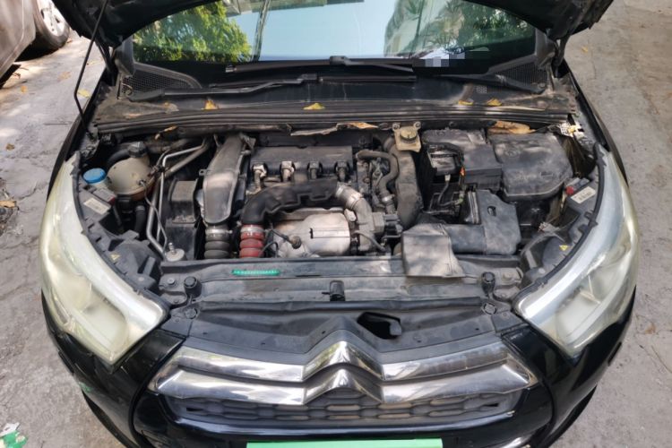 Used DS 4 2012 1.6T Elegant Edition Engine Bay