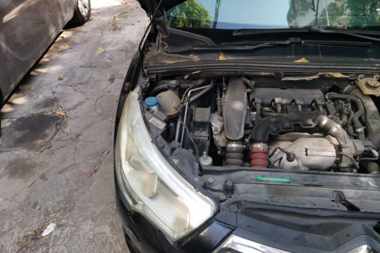 Used DS 4 2012 1.6T Elegant Edition Engine Bay Right