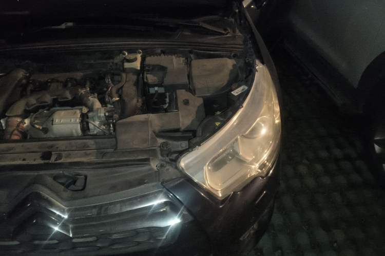 Used DS 4 2012 1.6T Elegant Edition Engine Bay Left