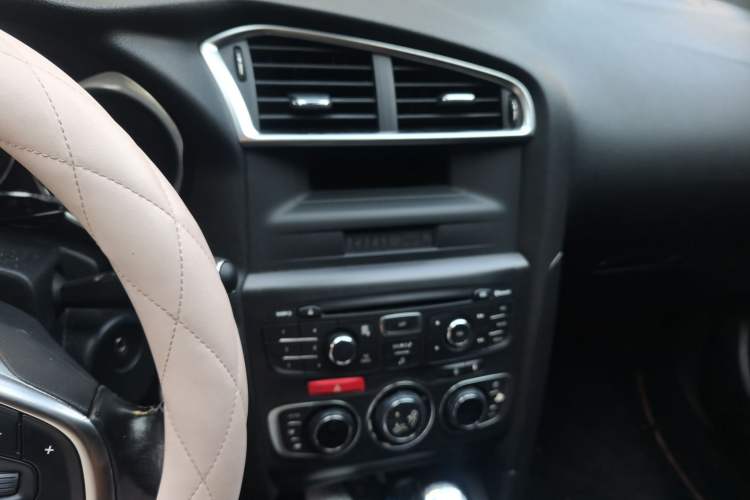 Used DS 4 2012 1.6T Elegant Edition Audio And AC Panel