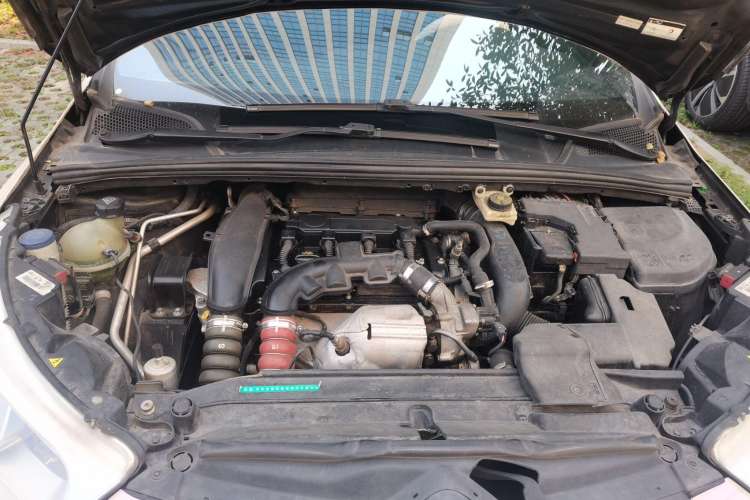 Used DS 4 2012 1.6T Elegant Edition Engine Bay