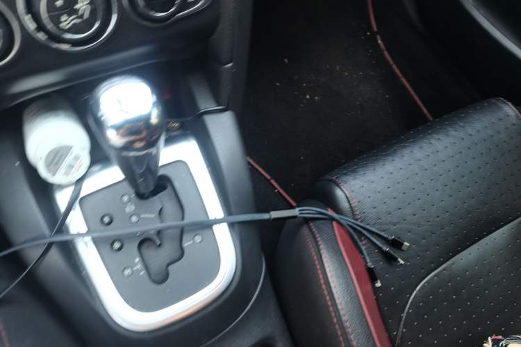 Used DS 4 2012 1.6T Elegant Edition Gear Lever