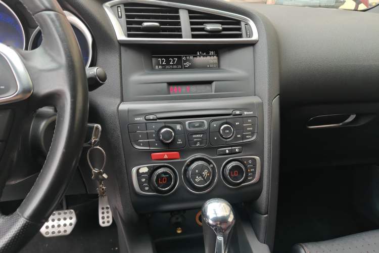 Used DS 4 2012 1.6T Elegant Edition Audio And AC Panel