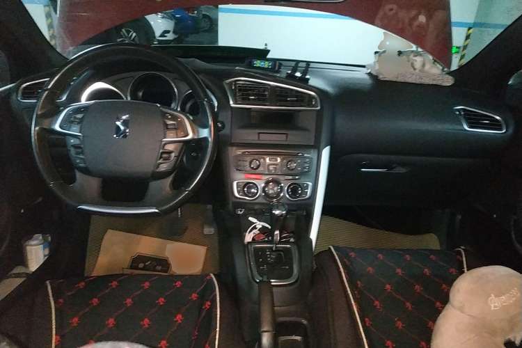 Used DS 4 2012 1.6T Style Edition Center Console