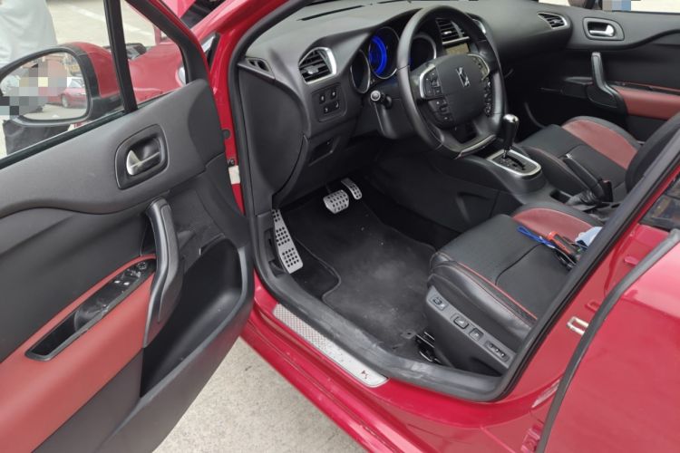 Used DS 4 2012 1.6T Elegant Edition Driver Seat