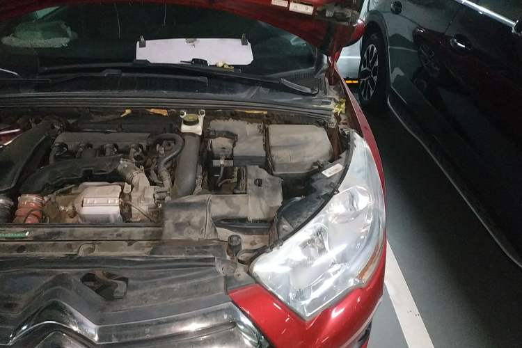 Used DS 4 2012 1.6T Style Edition Engine Bay Left