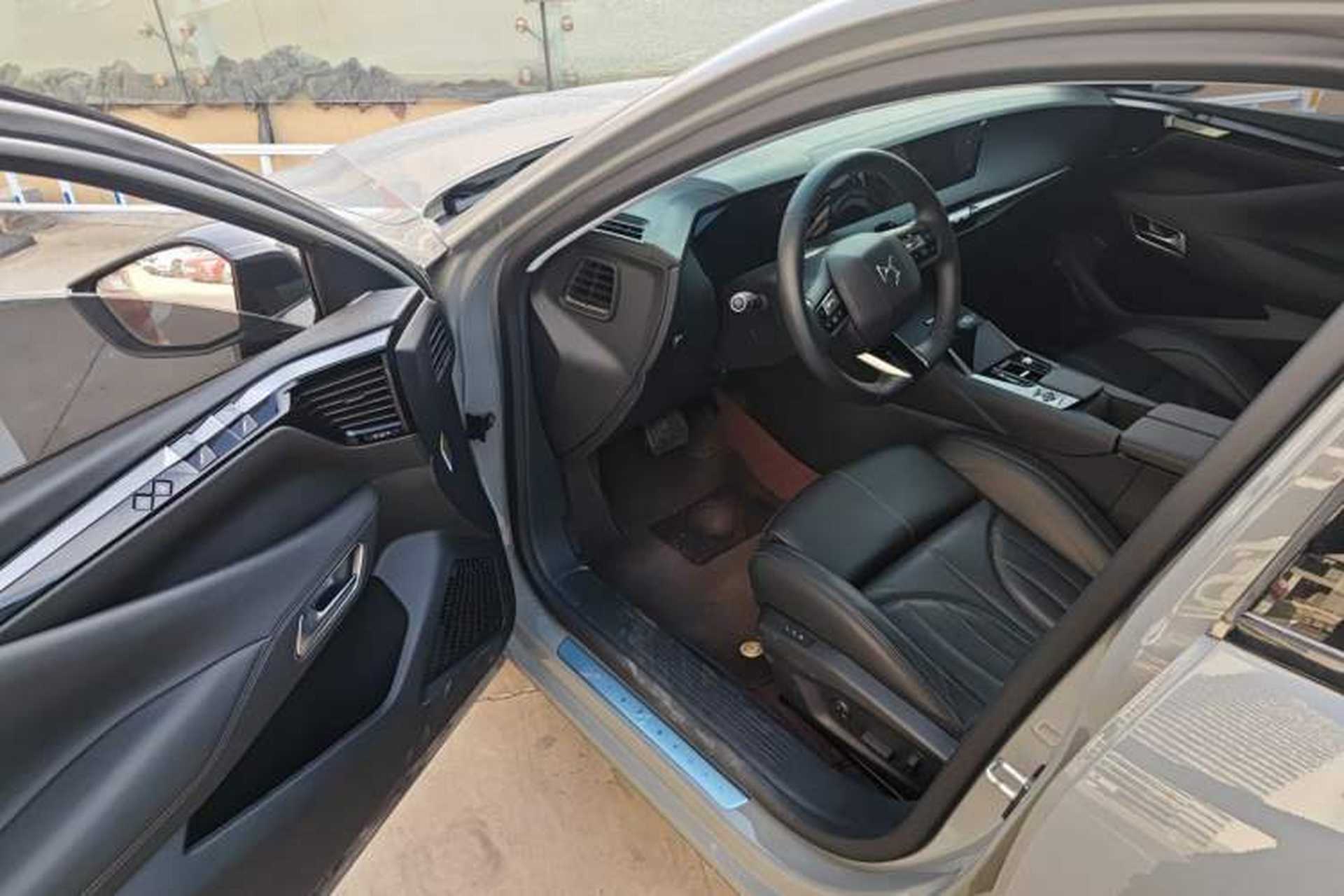 Used DS 4 2023 1.6T Rivoli CROSS Edition Driver Seat