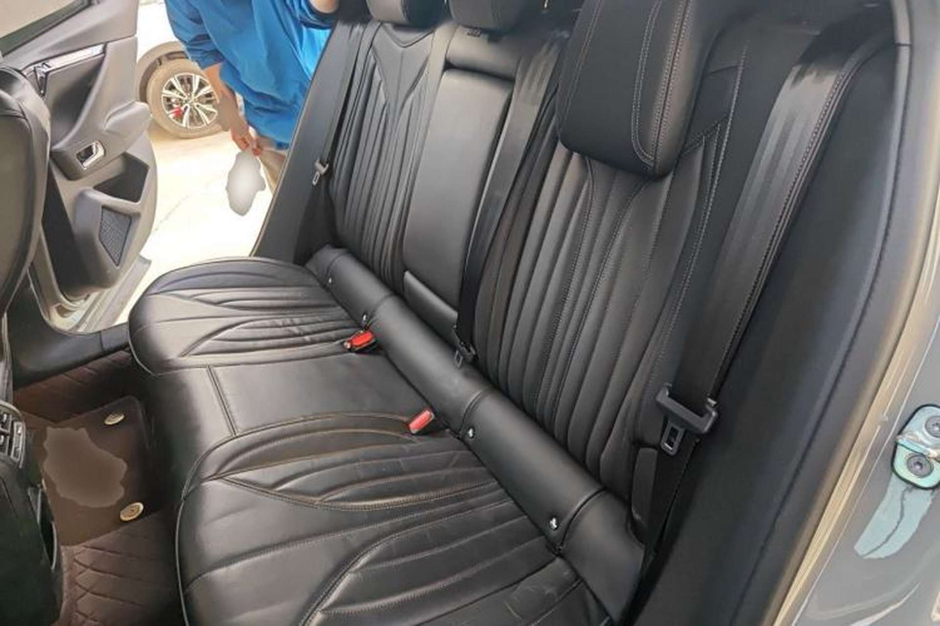 Used DS 4 2023 1.6T Rivoli CROSS Edition Left Rear Seat