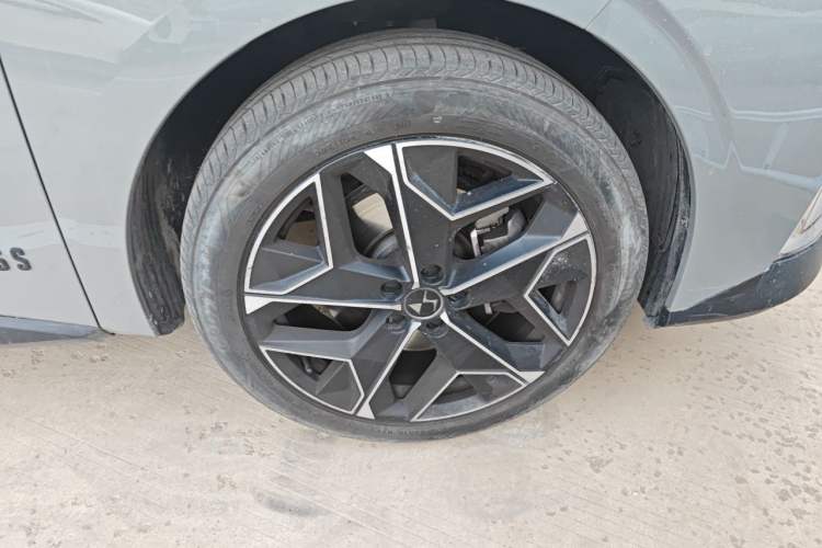 Used DS 4 2023 1.6T Rivoli CROSS Edition Right Front Wheel Hub