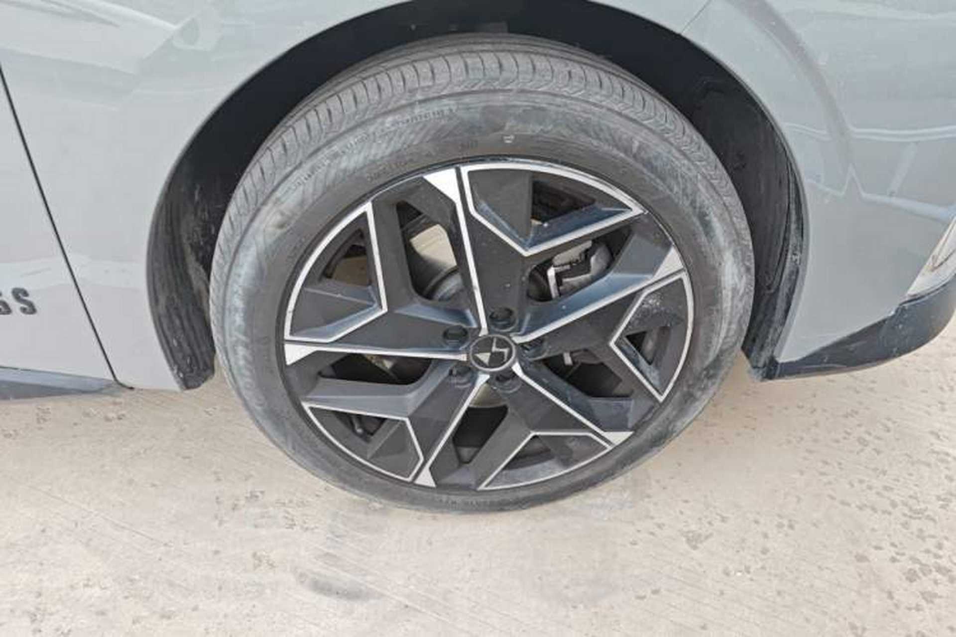 Used DS 4 2023 1.6T Rivoli CROSS Edition Right Front Wheel Hub