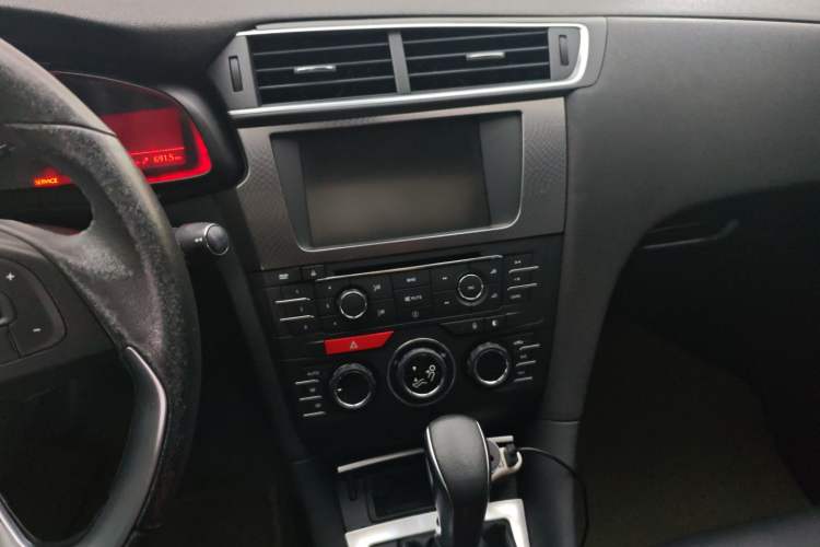 Used DS 4S 2016 1.6T Automatic Smart Edition THP160 Audio And AC Panel