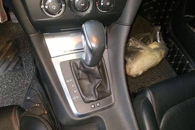 Used DS 4S 2016 1.6T Automatic Ruidong Version THP160 Gear Lever