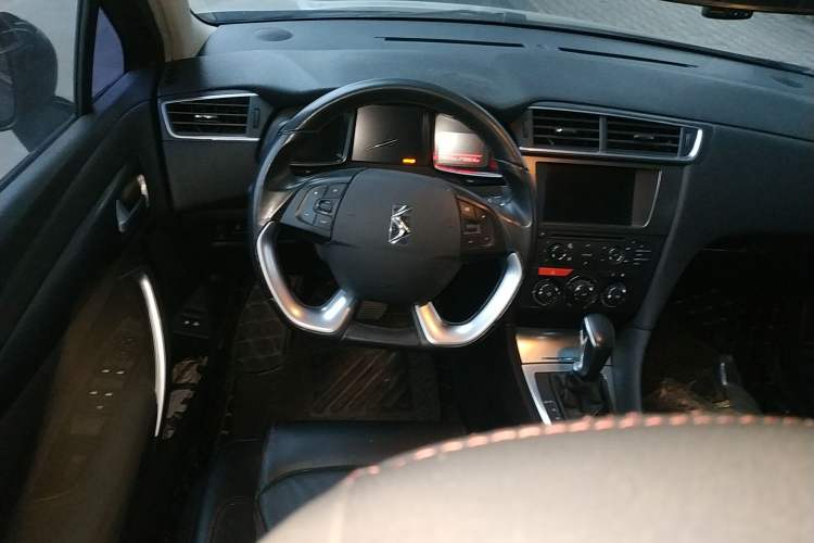 Used DS 4S 2016 1.6T Automatic Ruidong Version THP160 Steering Wheel
