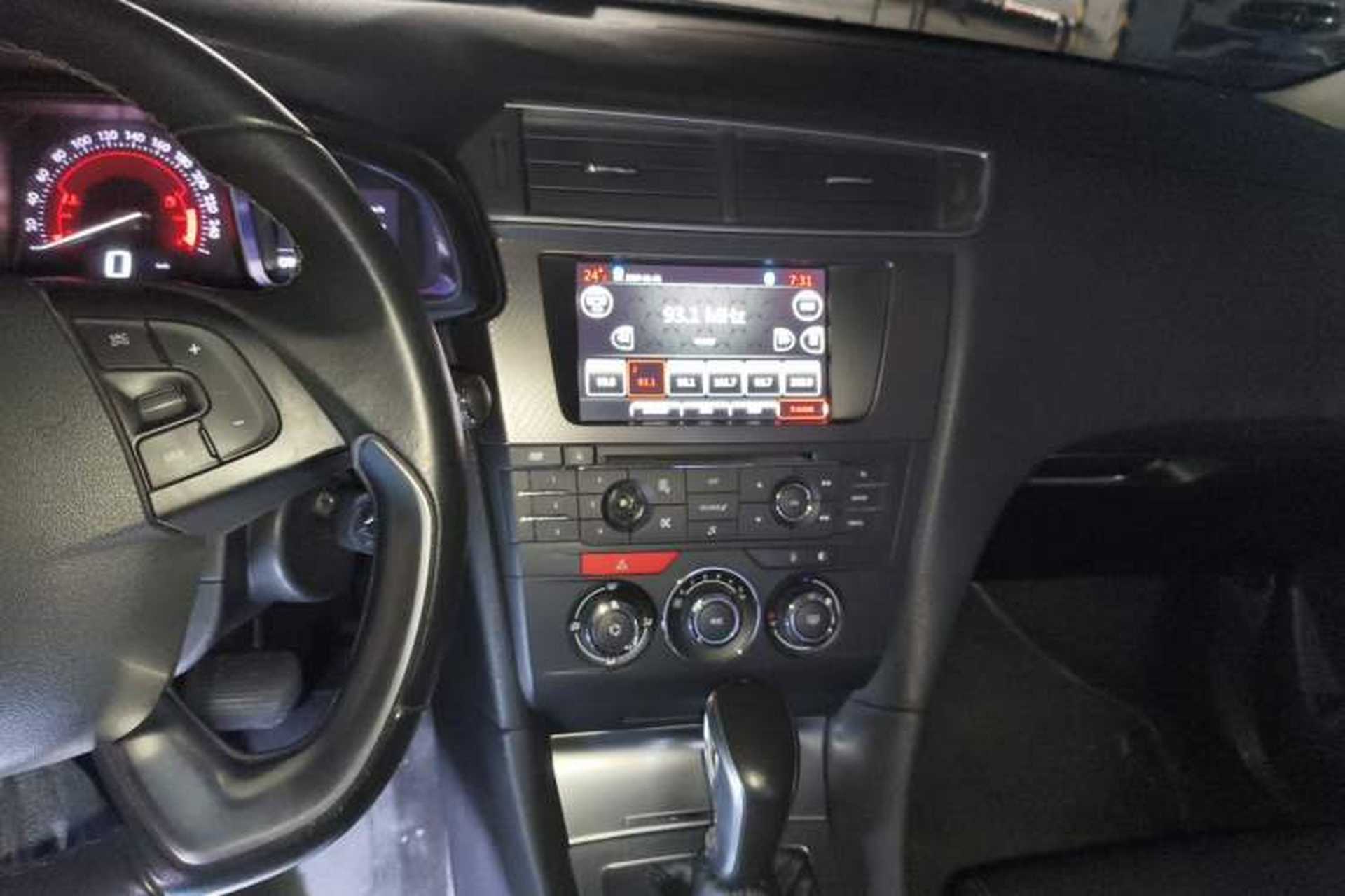Used DS 4S 2016 1.2T Automatic Ruidong Version THP130 Audio And AC Panel