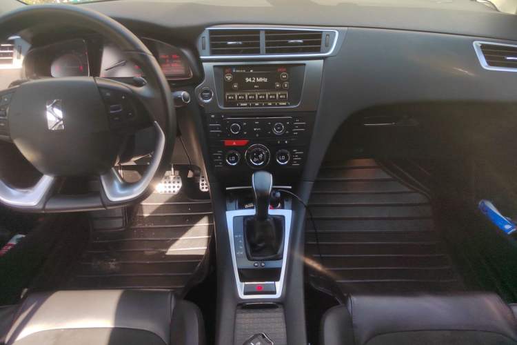 Used DS 4S 2016 1.6T Automatic Smart Enjoyment Tech Edition THP160 Audio And AC Panel