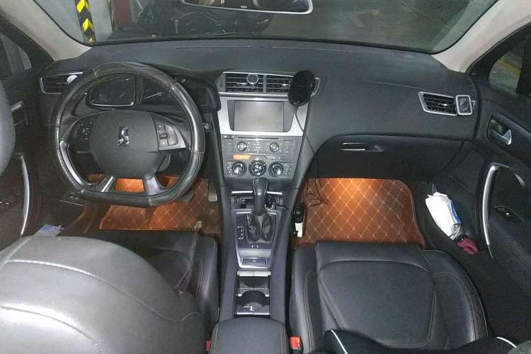 Used DS 4S 2016 1.6T Automatic Smart Edition THP160 Center Console