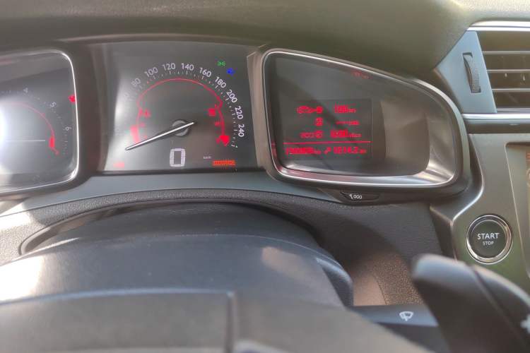 Used DS 4S 2016 1.6T Automatic Smart Enjoyment Tech Edition THP160 Odometer Close Up