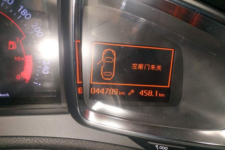 Used DS 4S 2016 1.6T Automatic Smart Edition THP160 Odometer Close Up