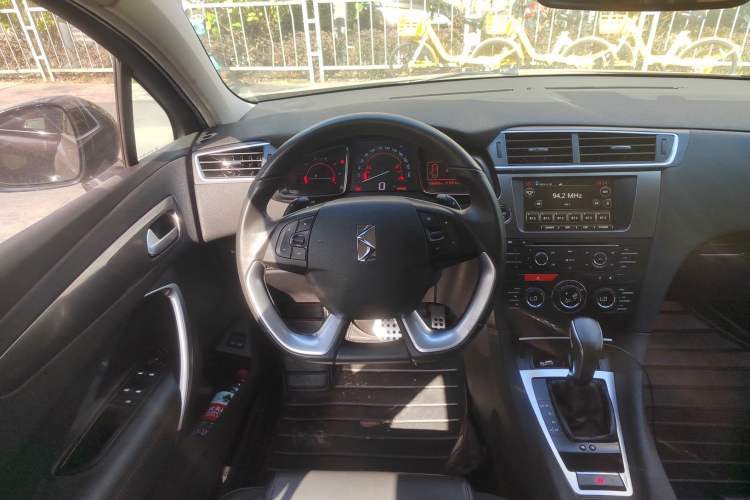 Used DS 4S 2016 1.6T Automatic Smart Enjoyment Tech Edition THP160 Steering Wheel