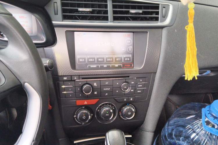 Used DS 4S 2016 1.6T Automatic Ruidong Version THP160 Audio And AC Panel