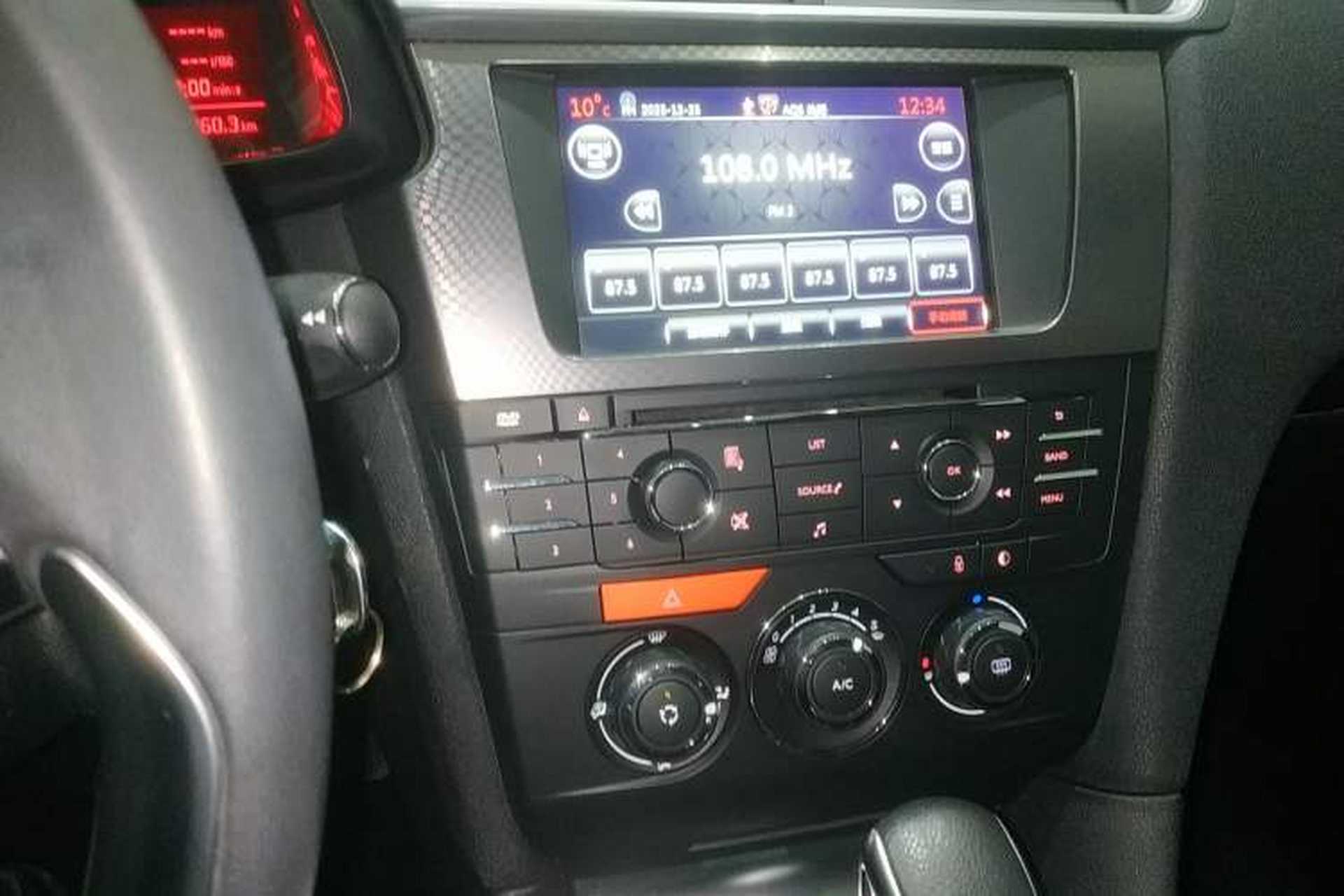 Used DS 4S 2016 1.6T Automatic Ruidong Version THP160 Audio And AC Panel