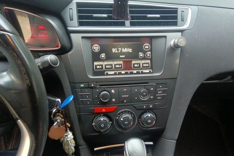 Used DS 4S 2016 1.6T Automatic Ruidong Version THP160 Audio And AC Panel
