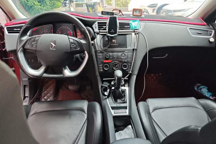 Used DS 4S 2016 1.6T Automatic Smart Edition THP160 Center Console