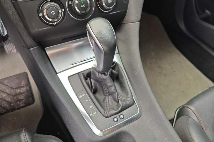 Used DS 4S 2016 1.6T Automatic Ruidong Version THP160 Gear Lever