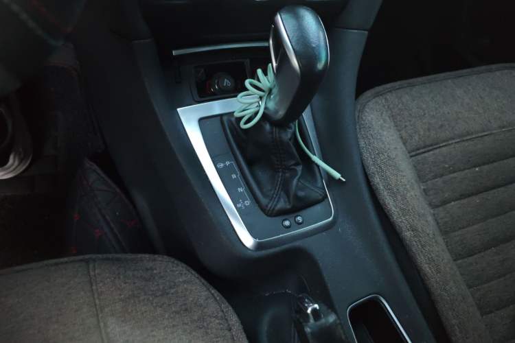 Used DS 4S 2016 1.6T Automatic Ruidong Version THP160 Gear Lever