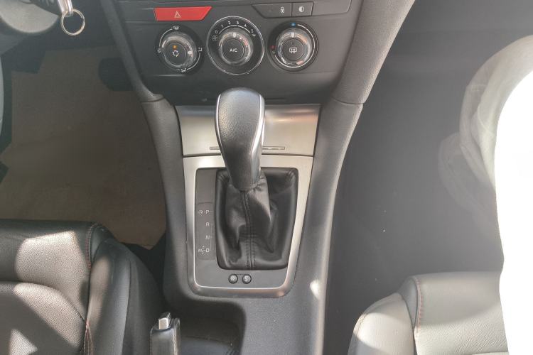 Used DS 4S 2016 1.6T Automatic Ruidong Version THP160 Gear Lever